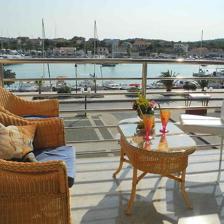 Apartments Antonela เยเซรา ภายนอก รูปภาพ